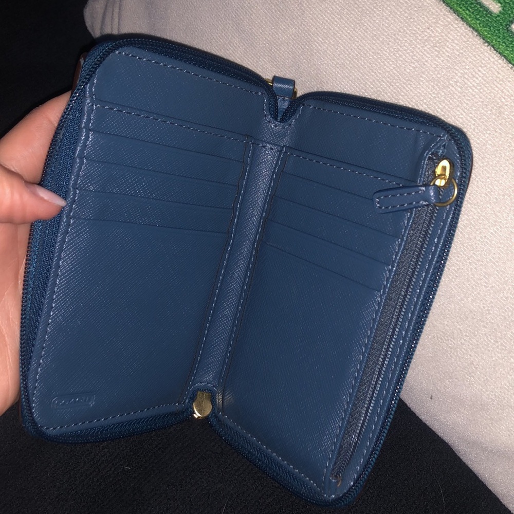 Coach wristlet - Picture 4 of 5